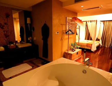 武汉武昌区养生会所的黄昏恋：当爱情遇上八十岁